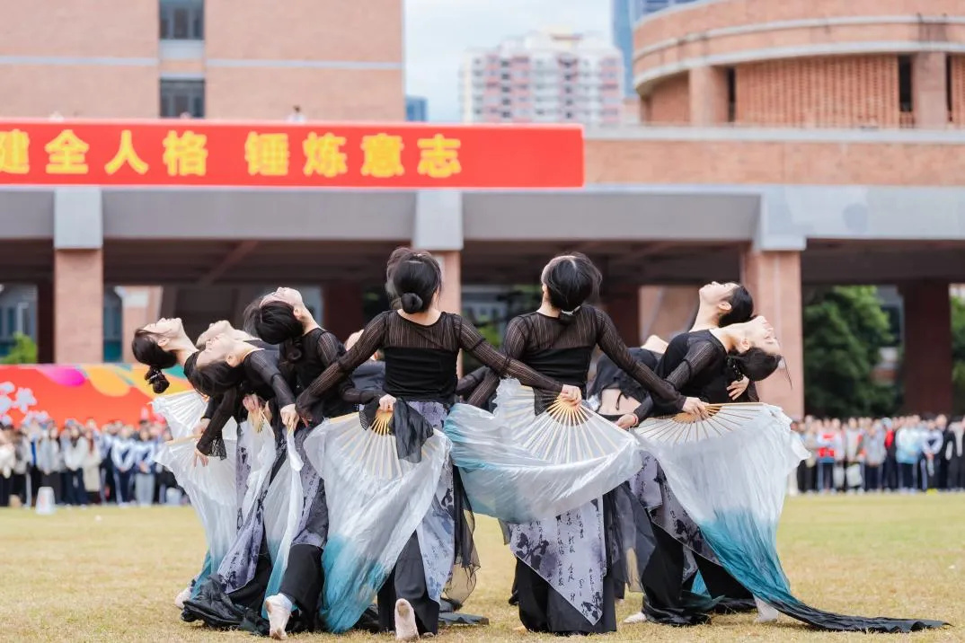 1764659690321519.jpg 2.jpg